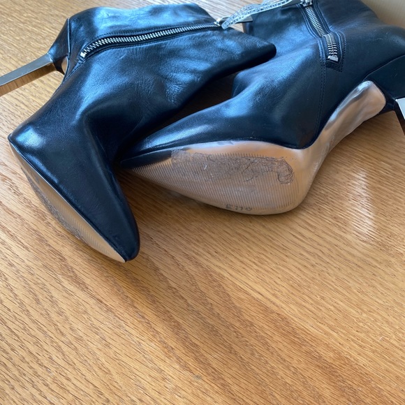 Women’s MICHEAL Micheal Kors Black Leather ankle boots Silver Spike Heels Sz 5.5 - Picture 2 of 10